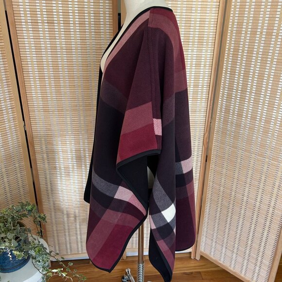 D&Co Burgundy & Black Plaid Open Front Poncho Cape XL/1X - Picture 2 of 9